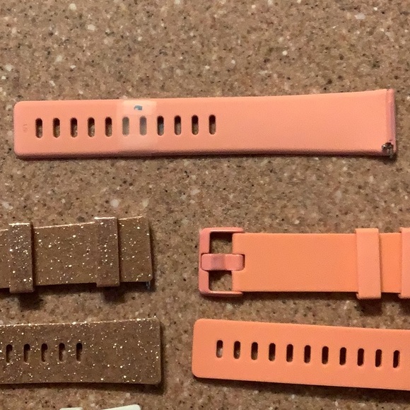 🌹6 complete FitBit Versa watch bands (4 NWOT) - Picture 2 of 14